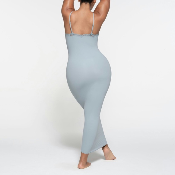 Fits everybody lace long slip dress - Picture 5 of 5